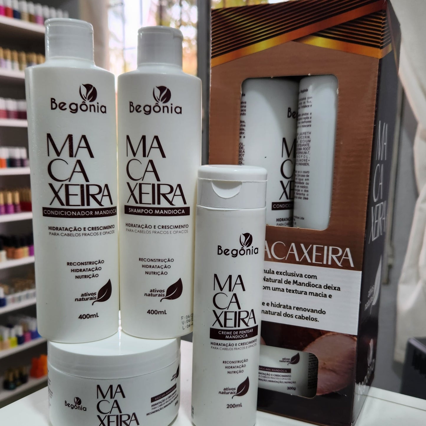 Kit macaxeira
Para cabellos
 débiles y opacos
✅️Reconstrucción 
✅️Hidratacion 
✅️Nutrición 
Fórmula exclusiva con extracto de mandioca, deja los cabellos con textura suave y sedosa ,
Proporciona brillo natural